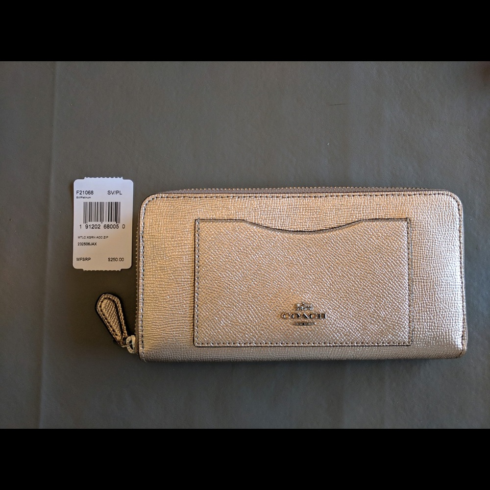 BRAND NEW Coach metallic zip wallet